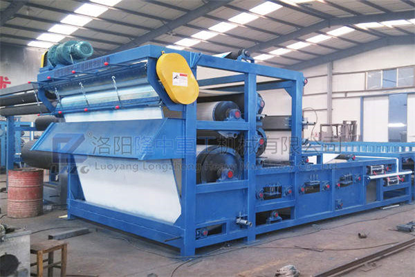 隆中帶式壓濾機(jī)有特色的 做好除塵工作