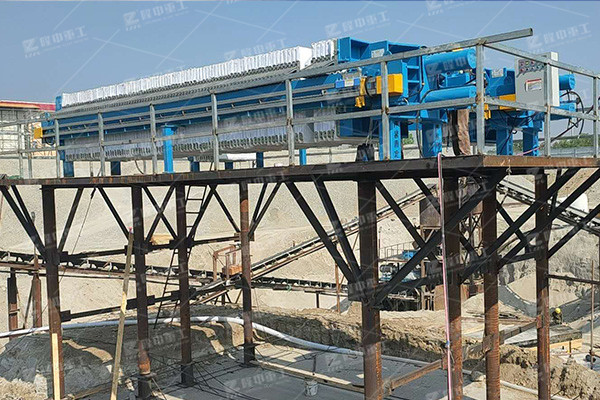 礦山洗砂怎么脫水，污泥脫水機(jī)可以脫干凈嗎？