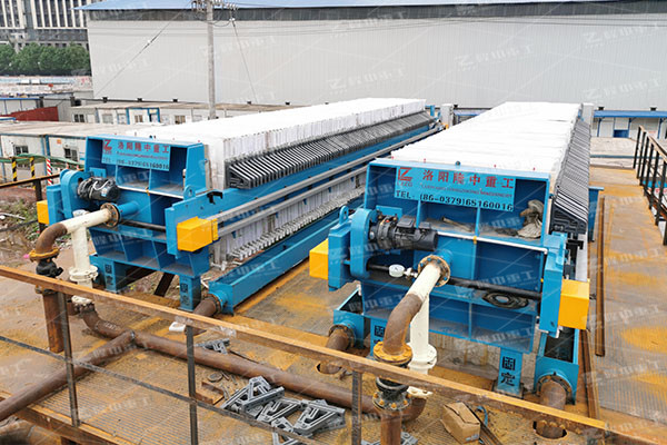 帶式壓濾機(jī)污泥脫水濾布粘泥了，怎么辦？