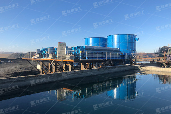 污泥壓濾機(jī)對(duì)濾板進(jìn)行過(guò)濾時(shí)對(duì)壓力和過(guò)濾溫度有什么要求？